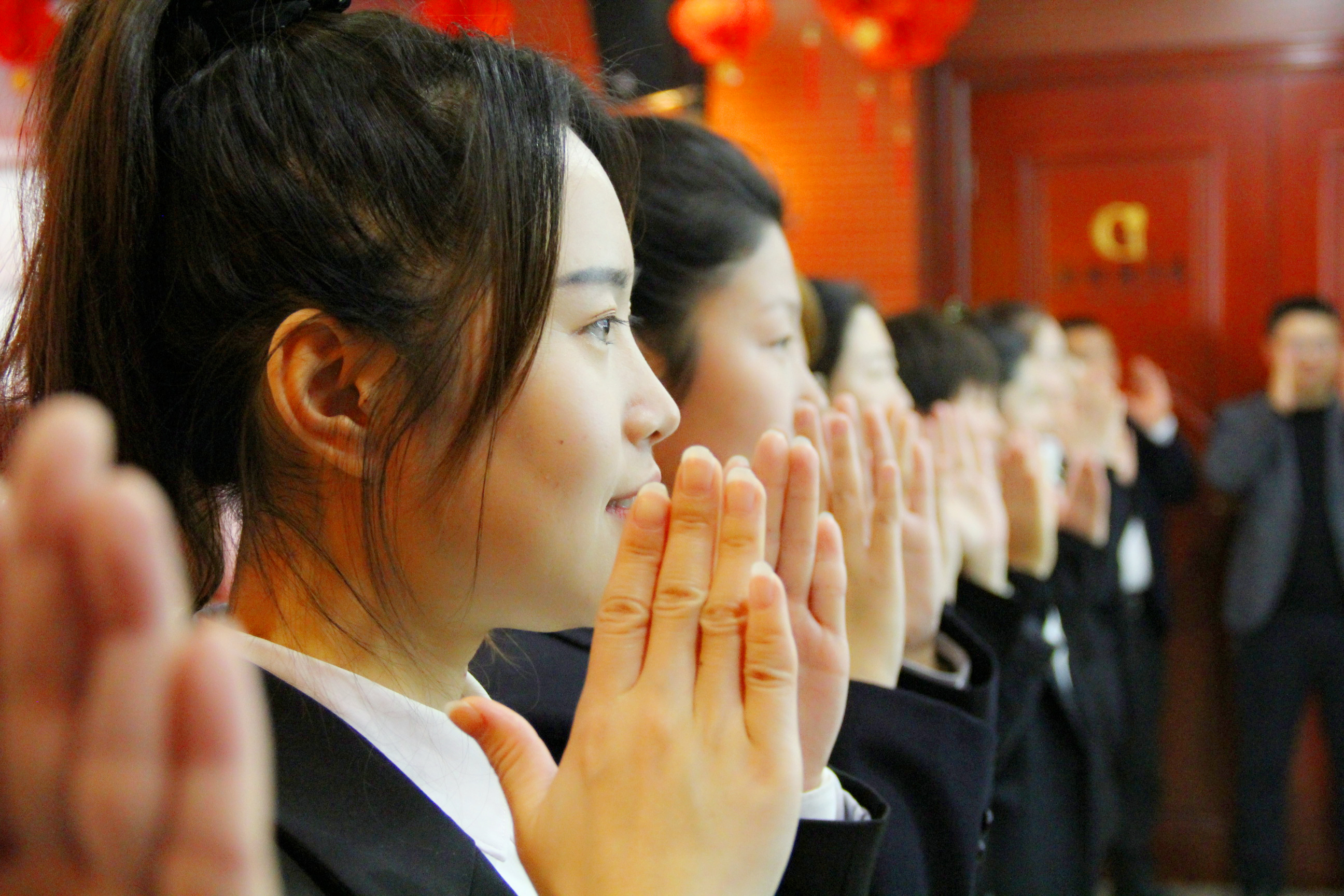全面提升服務(wù)質(zhì)量，樹立良好企業(yè)文化！